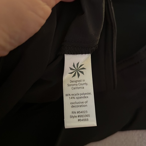 🆕 NWOT Athleta Navy Skort Side Zip Size 12P - Picture 7 of 10